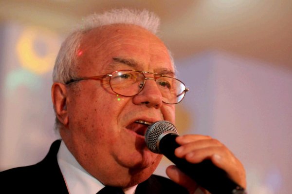 Alexandru_Arsinel Premiul de Excelenta si Popularitate la Gala Celebritatile Anului 2010